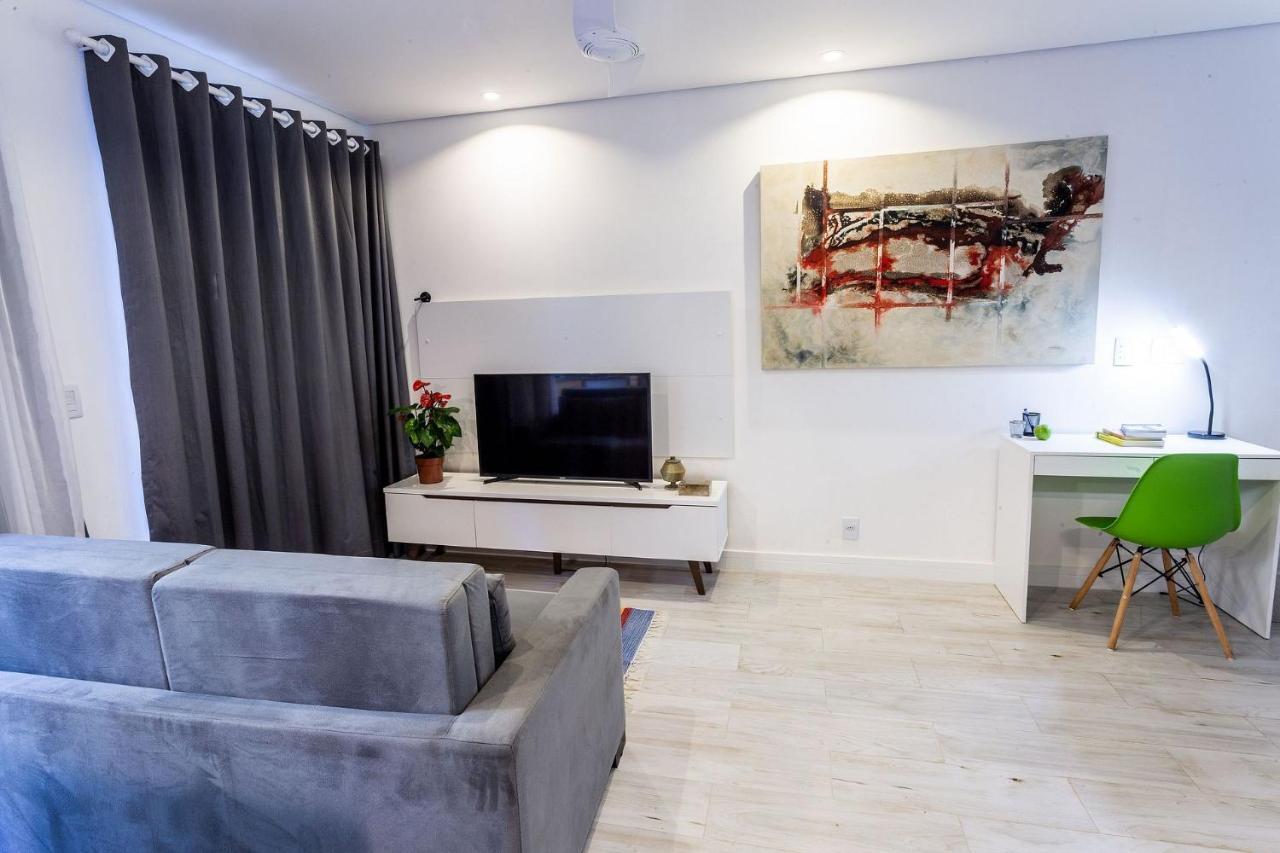 Apartamento Com Quintal Na Praça Do Pôr Do Sol *