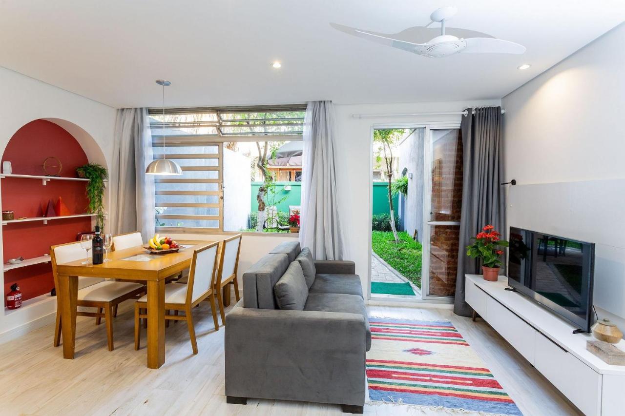 Apartamento Com Quintal Na Praça Do Pôr Do Sol *
