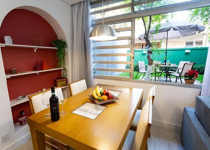 Apartamento Com Quintal Em Alto De Pinheiros
